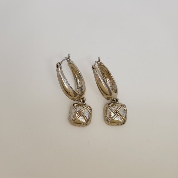 Vintage Earrings Gold Tone Dangle Square Knot Latch Back Clasp Drop Hoop Event - Picture 5 of 5